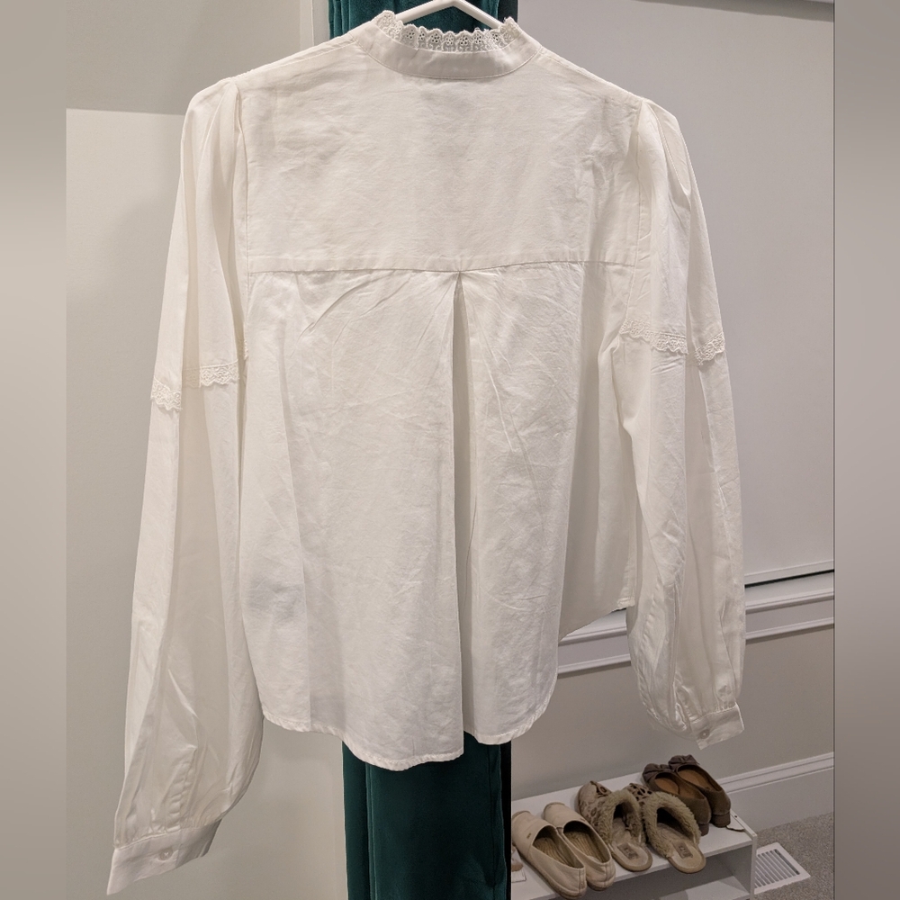 EUC ICONE Women's White XS Blouse🤍 - Picture 3 of 4